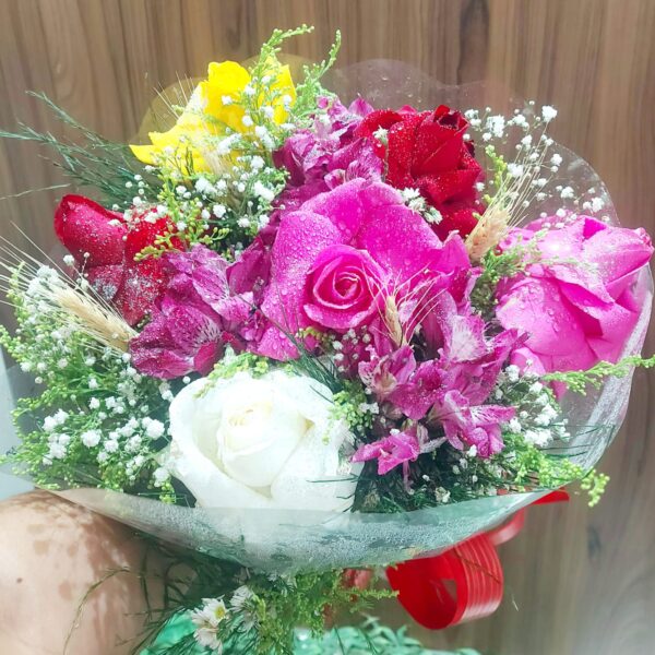 Buquê Mix de 6 Rosas
